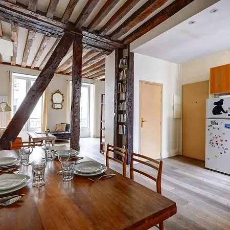 Splendeur Et Espace Au Coeur Du Marais Apartment